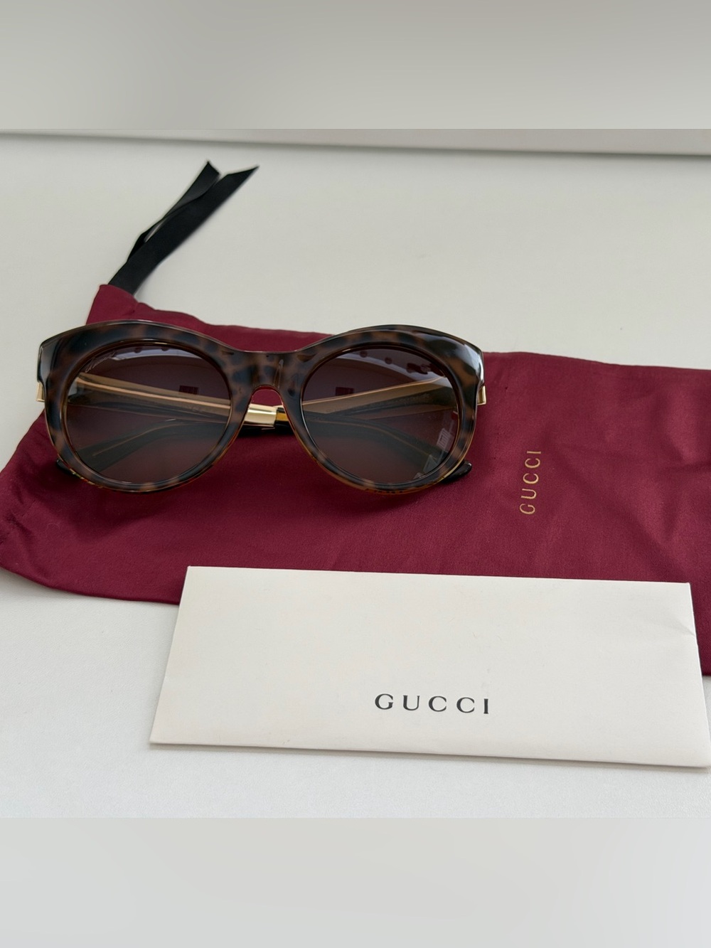 Gucci Tortoiseshell Round Sunglasses with Brown Gradient Lenses